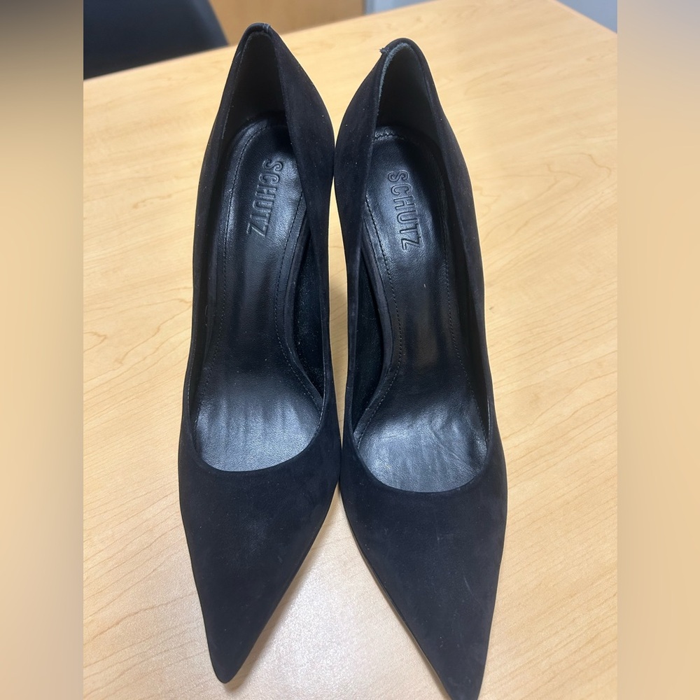 SCHUTZ Lou Curve Black High Heel Pumps Classic Pointed Toe suede- NWOT